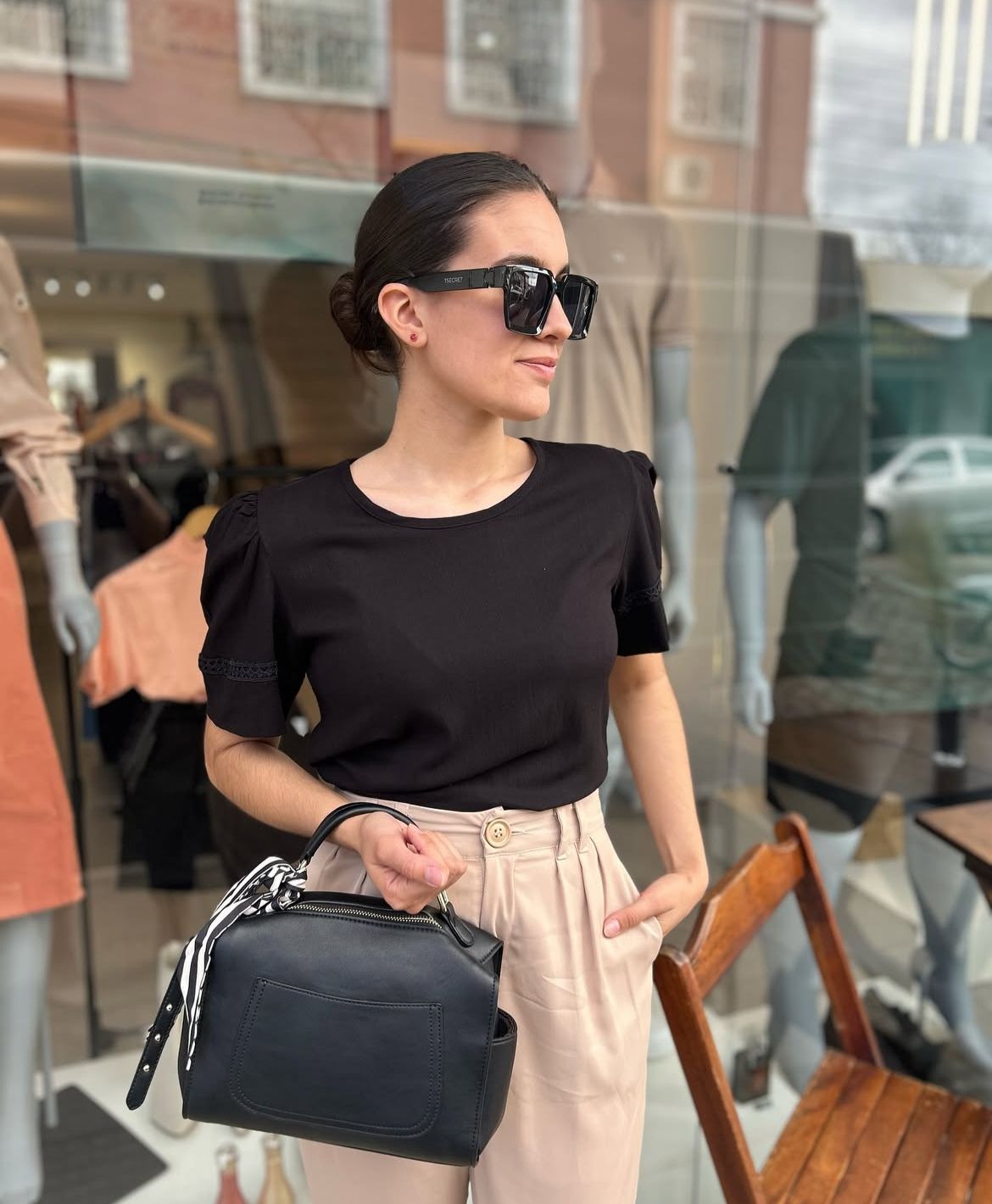 BLUSA LAILA VISCOLINHO PRETA