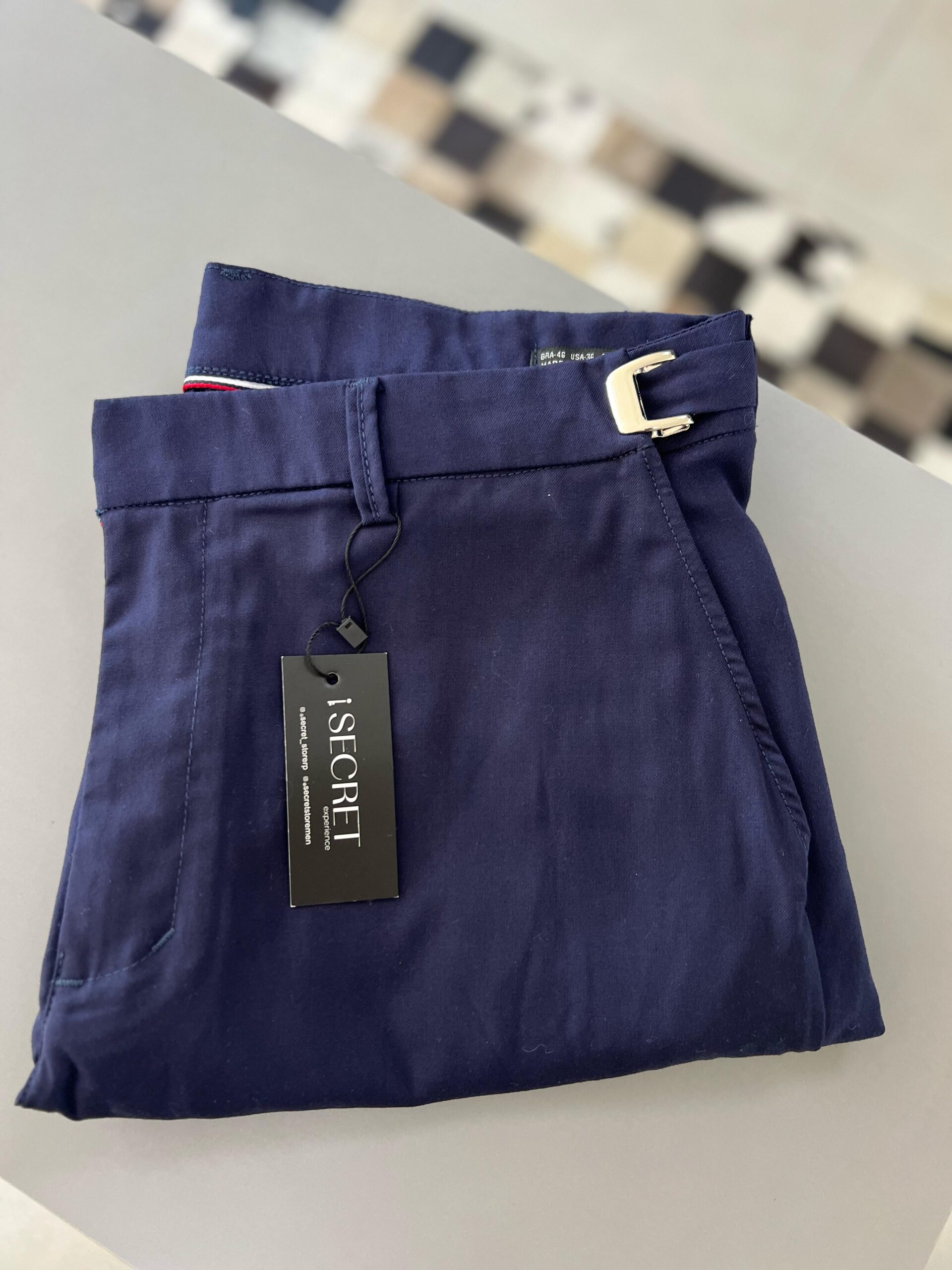CALÇA ALFAIATARIA AZUL COM REGULAGEM NA CINTURA LC