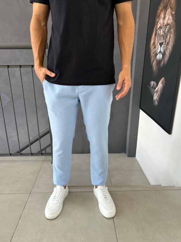 CALÇA ALFAIATARIA AZUL CLARO COM REGULAGEM NA CINTURA OX - Image 2